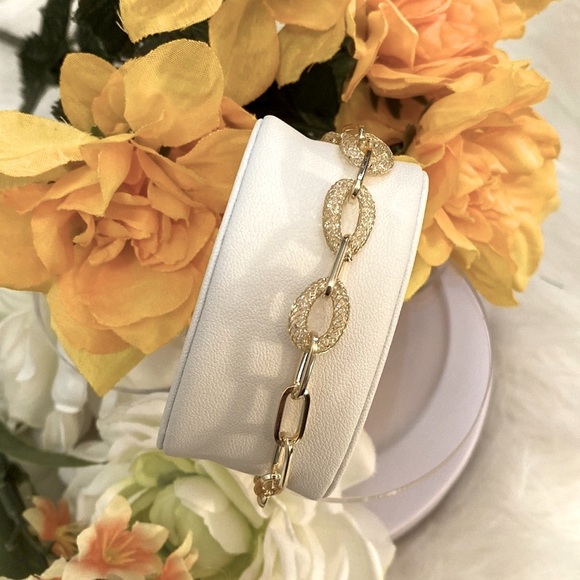 NEW! Gold Mesh Link Bracelet - Picture 2 of 6